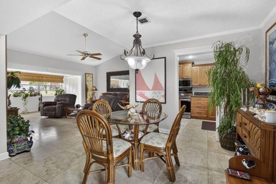 Beautifully maintained 2BR/2BA end-unit villa in desirable - photo 10