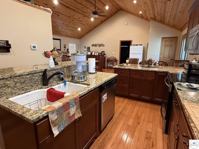 Looking for that optimal full-time home or weekend retreat? This - photo 16