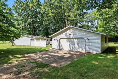 Move-in ready peace and tranquility await you! Situated on a - photo 17