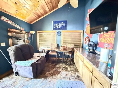 Looking for that optimal full-time home or weekend retreat? This - photo 29
