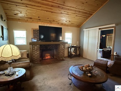 Looking for that optimal full-time home or weekend retreat? This - photo 44