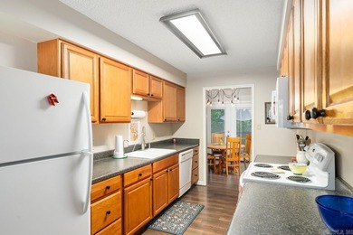Rare find in Hot Springs Village! This golf-front property - photo 9