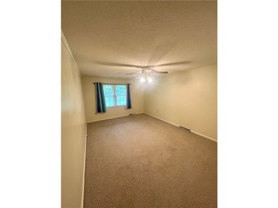 Welcome home to this beautifully maintained all-brick, 4-bedroom - photo 11