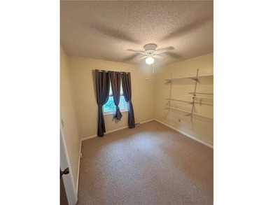 Welcome home to this beautifully maintained all-brick, 4-bedroom - photo 12
