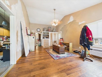 Additional listing photo 4