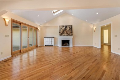 SINGLE LEVEL HOME. LOTS of usable Land to add ADU, Accessory - photo 15