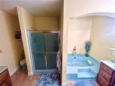 Welcome home to this beautifully maintained all-brick, 4-bedroom - photo 16