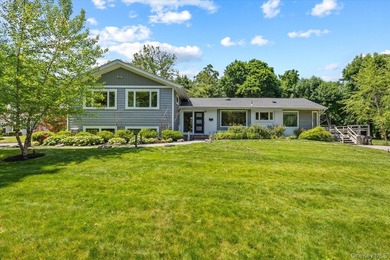 Situated down a long private driveway and set on a magnificent - photo 25