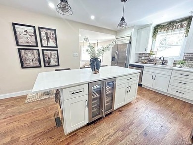 Don't wait to make this beautiful colonial your forever home - photo 2
