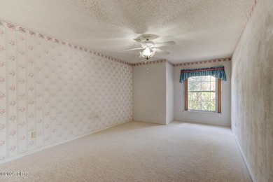 PRICED TO SELL!! This 3 bed 2 bath home is the perfect starter - photo 8
