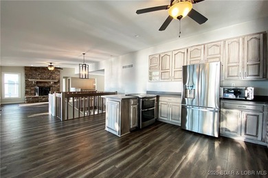 PERFECT VACATION RENTAL - sleeps up to 20+ people. And there's a - photo 12