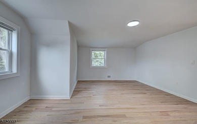 This is the home you have been waiting for! Well maintained 4 - photo 17