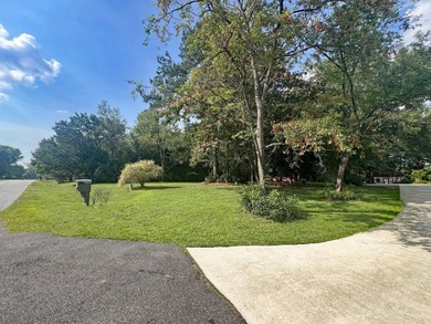 Well Maintained One Owner Custom Built Brick Home. Located Just - photo 40