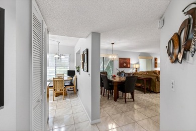 Charming 2nd floor END unit filled w/ natural sunlight from an - photo 10