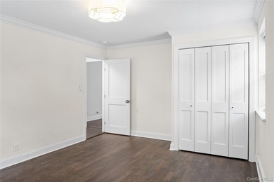 Step into this beautifully renovated 1-bedroom home and enjoy - photo 11