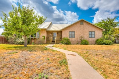 (private lake, pond, creek) Home For Sale in Ballinger Texas