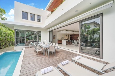 Turn-key, fully furnished, and behind the gates of North Bay - photo 12
