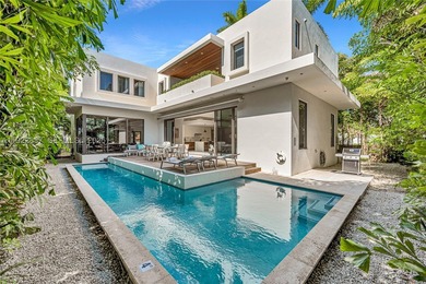 Turn-key, fully furnished, and behind the gates of North Bay - photo 14