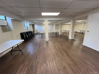 Step into this beautifully renovated 1-bedroom home and enjoy - photo 19