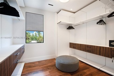 Turn-key, fully furnished, and behind the gates of North Bay - photo 23