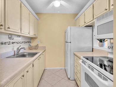 Beautiful coop with modern updates: Diagonal ceramic tile - photo 14