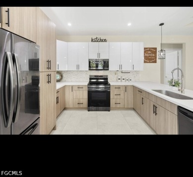 Built in 2022, this beautiful modern 3-bedroom, 2-bath home is - photo 7