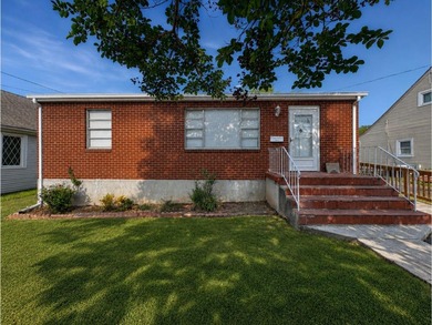 Welcome to 425 Goodwin Ave! A solid brick ranch that's the - photo 3
