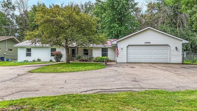 Lake Winneconne Home For Sale in Winneconne Wisconsin