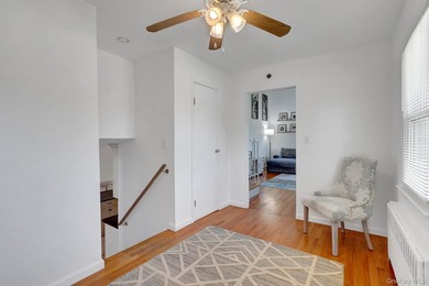 Welcome to this beautifully maintained 3-bedroom, 2-bath - photo 4