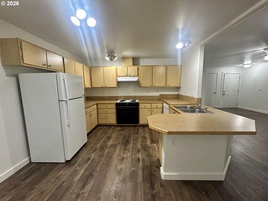 VA approved condo. Two bedroom one bath ground level condo with - photo 5