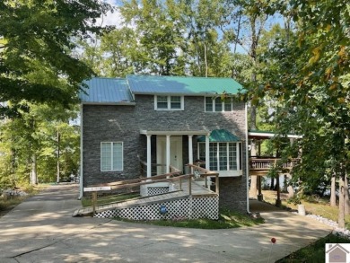 Lake Barkley Home For Sale in Cadiz Kentucky