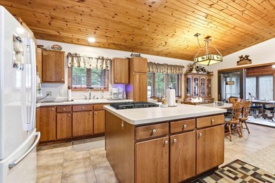 Lakefront Living on Castle Rock Lake - Rustic Charm! Experience - photo 14