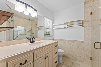 Bright, immaculate, 2- bedroom, 2-bath villa is the perfect - photo 17