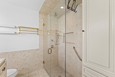 Bright, immaculate, 2- bedroom, 2-bath villa is the perfect - photo 18