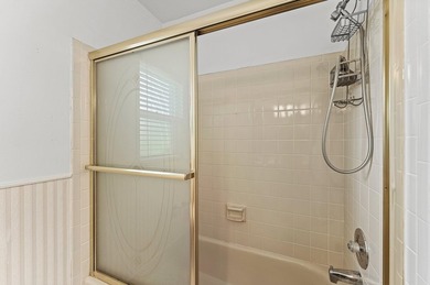 Bright, immaculate, 2- bedroom, 2-bath villa is the perfect - photo 21