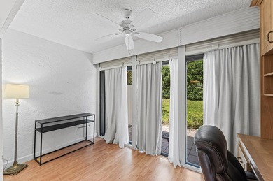 Bright, immaculate, 2- bedroom, 2-bath villa is the perfect - photo 22