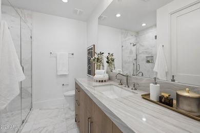 EXQUISITE Lakefront home in the exclusive gated community of Las - photo 23