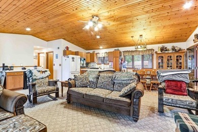 Lakefront Living on Castle Rock Lake - Rustic Charm! Experience - photo 24