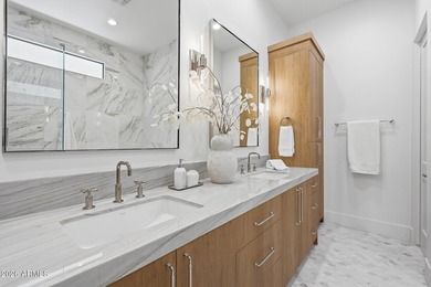 EXQUISITE Lakefront home in the exclusive gated community of Las - photo 29