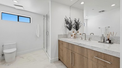 EXQUISITE Lakefront home in the exclusive gated community of Las - photo 37