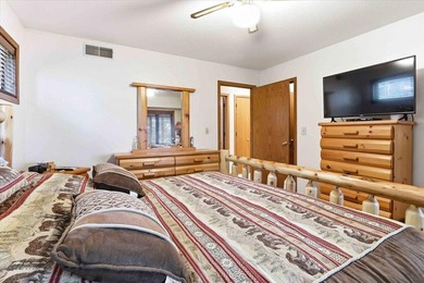 Lakefront Living on Castle Rock Lake - Rustic Charm! Experience - photo 38