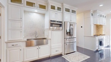 Are you looking for space, an amazing price and convenience to - photo 9