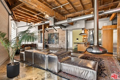 A rare opportunity to own a piece of Venice history, 122 Mildred - photo 3