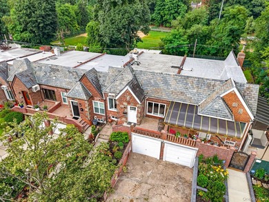 Perfectly situated in the heart of desirable Forest Hills, this - photo 18