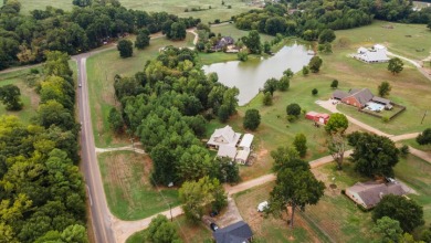 GORGEOUS CUSTOM HOME ON 3.773 ACRES! - Lake Home For Sale in Crockett, Texas