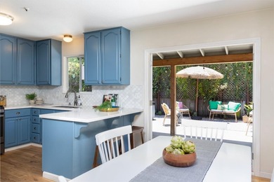 Tucked away on a quiet private cul-de-sac in the heart of Live - photo 14