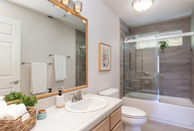 Tucked away on a quiet private cul-de-sac in the heart of Live - photo 26