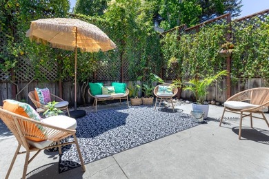 Tucked away on a quiet private cul-de-sac in the heart of Live - photo 29