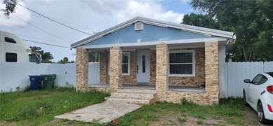 Location,Location,Location;Great opportunity to own this 3 bd / - photo 1