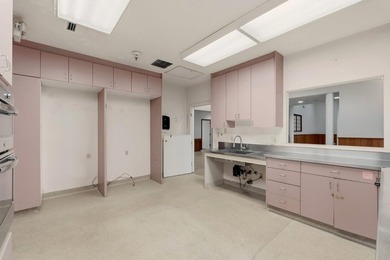 Unique two-building property offering flexibility for a variety - photo 43